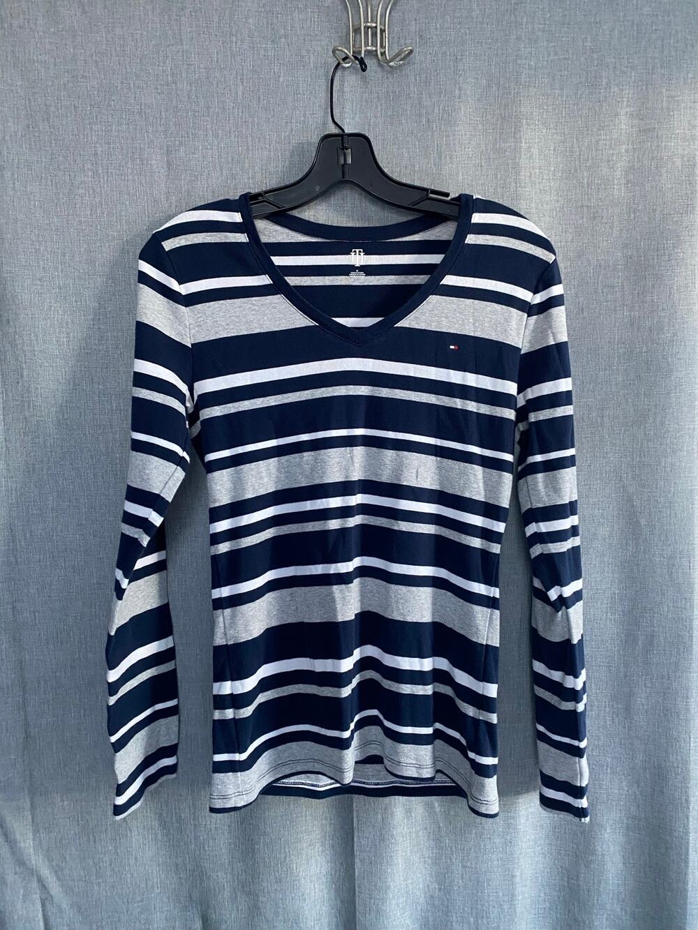 Tommy Hilfiger Women’s Striped Long Sleeve V-Neck Shirt Blue Gray White Size M